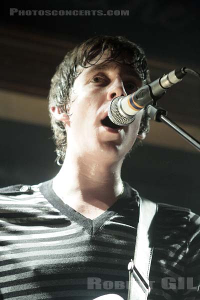 THE RASCALS - 2008-09-05 - PARIS - La Fleche d'Or - Miles Kane